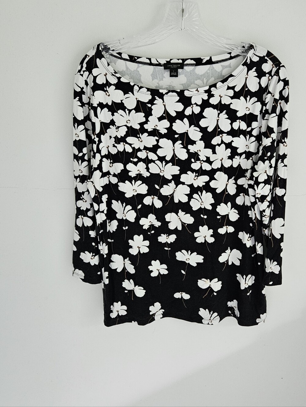 Ann Taylor Navy Floral Long Sleeve Navy And White Top